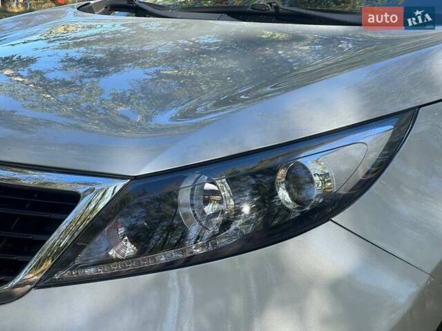 Сірий Кіа Sportage, об'ємом двигуна 2 л та пробігом 142 тис. км за 11450 $, фото 4 на Automoto.ua