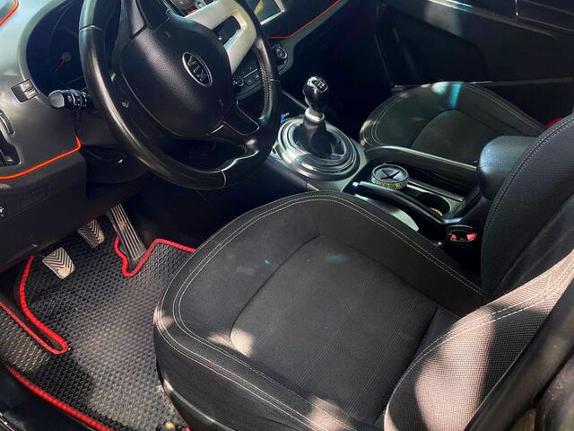 Серый Киа Sportage, объемом двигателя 1.7 л и пробегом 200 тыс. км за 12000 $, фото 11 на Automoto.ua