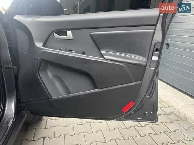 Сірий Кіа Sportage, об'ємом двигуна 2 л та пробігом 185 тис. км за 13399 $, фото 82 на Automoto.ua
