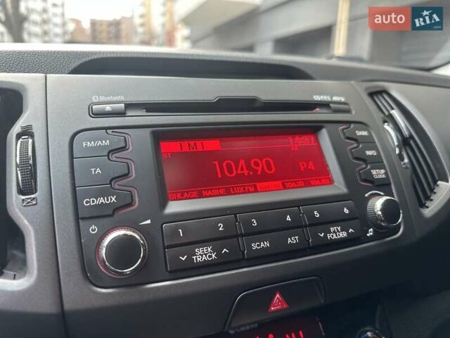 Сірий Кіа Sportage, об'ємом двигуна 2 л та пробігом 185 тис. км за 13399 $, фото 37 на Automoto.ua