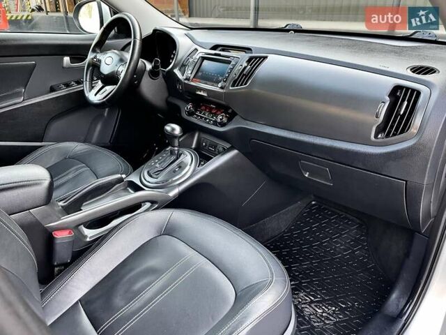 Серый Киа Sportage, объемом двигателя 2 л и пробегом 246 тыс. км за 12999 $, фото 63 на Automoto.ua