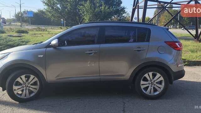 Серый Киа Sportage, объемом двигателя 2 л и пробегом 155 тыс. км за 14000 $, фото 4 на Automoto.ua