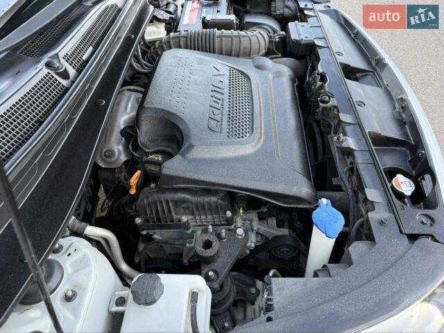 Сірий Кіа Sportage, об'ємом двигуна 2 л та пробігом 186 тис. км за 13500 $, фото 18 на Automoto.ua