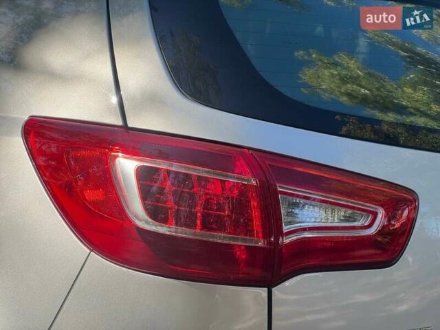 Сірий Кіа Sportage, об'ємом двигуна 2 л та пробігом 142 тис. км за 11450 $, фото 17 на Automoto.ua