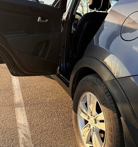 Серый Киа Sportage, объемом двигателя 1.69 л и пробегом 115 тыс. км за 12500 $, фото 9 на Automoto.ua