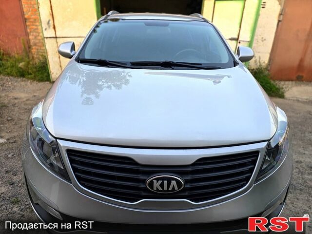 Киа Sportage 2013 в Харькове на Automoto.ua Серый Киа Sportage, объемом двигателя 1.7 л и пробегом 149 тыс. км за 12300 $, фото 1 на Automoto.ua