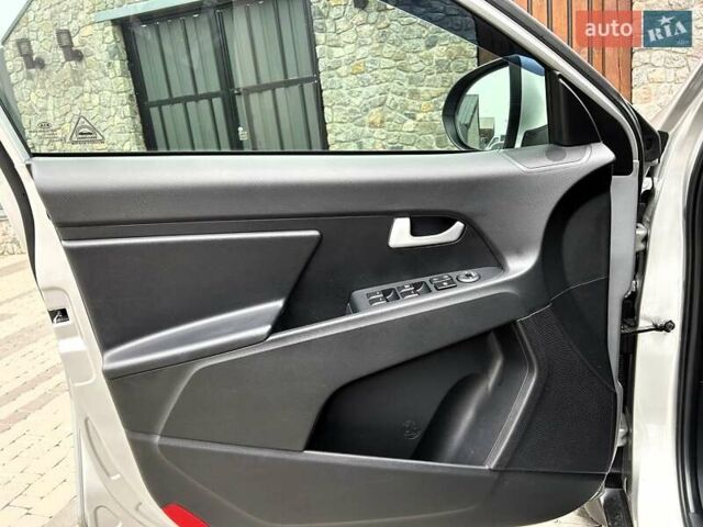 Серый Киа Sportage, объемом двигателя 2 л и пробегом 109 тыс. км за 13900 $, фото 50 на Automoto.ua