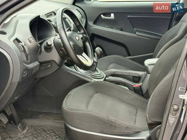 Серый Киа Sportage, объемом двигателя 1.7 л и пробегом 244 тыс. км за 11490 $, фото 8 на Automoto.ua