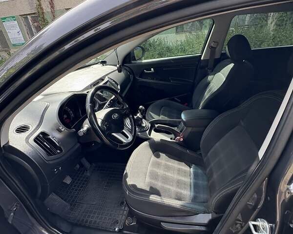 Сірий Кіа Sportage, об'ємом двигуна 1.69 л та пробігом 94 тис. км за 14000 $, фото 21 на Automoto.ua