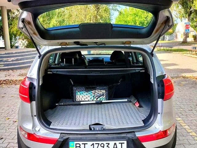 Киа Sportage 2013 в Херсоне на Automoto.ua Серый Киа Sportage, объемом двигателя 1.7 л и пробегом 97 тыс. км за 15000 $, фото 2 на Automoto.ua