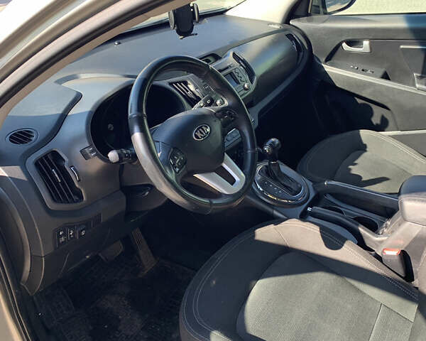 Серый Киа Sportage, объемом двигателя 2 л и пробегом 219 тыс. км за 13500 $, фото 19 на Automoto.ua