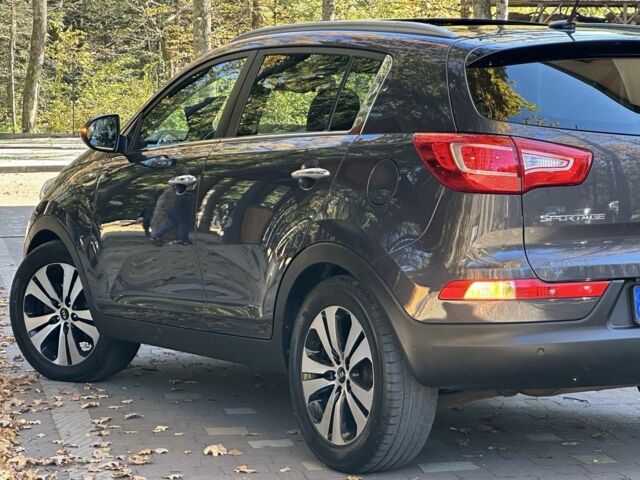 Серый Киа Sportage, объемом двигателя 2 л и пробегом 197 тыс. км за 14999 $, фото 8 на Automoto.ua