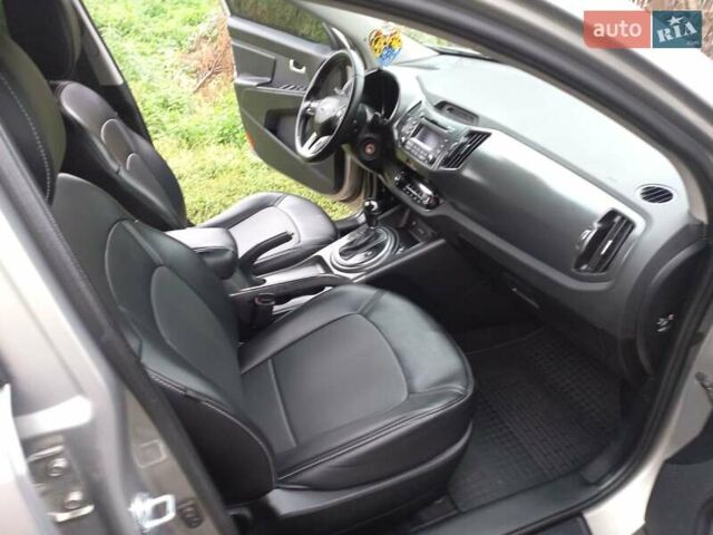 Серый Киа Sportage, объемом двигателя 2 л и пробегом 225 тыс. км за 13000 $, фото 8 на Automoto.ua