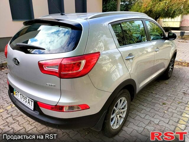 Киа Sportage 2013 в Херсоне на Automoto.ua Серый Киа Sportage, объемом двигателя 1.7 л и пробегом 97 тыс. км за 15000 $, фото 3 на Automoto.ua