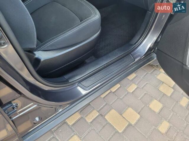 Сірий Кіа Sportage, об'ємом двигуна 2 л та пробігом 138 тис. км за 14200 $, фото 6 на Automoto.ua