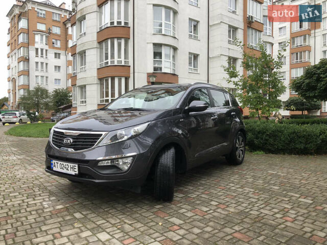 Серый Киа Sportage, объемом двигателя 2 л и пробегом 136 тыс. км за 15950 $, фото 2 на Automoto.ua