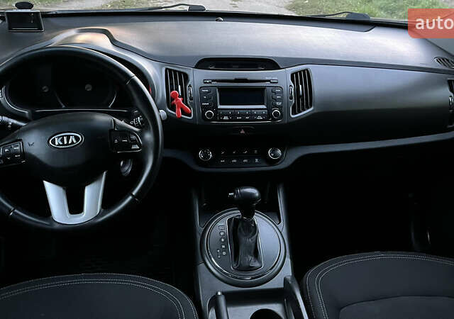 Киа Sportage 2013 в Запорожье на Automoto.ua Серый Киа Sportage, объемом двигателя 2 л и пробегом 162 тыс. км за 11999 $, фото 11 на Automoto.ua