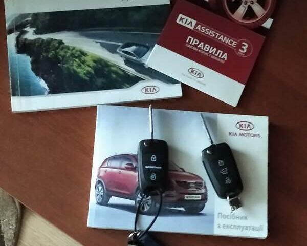 Серый Киа Sportage, объемом двигателя 1.7 л и пробегом 198 тыс. км за 14000 $, фото 2 на Automoto.ua