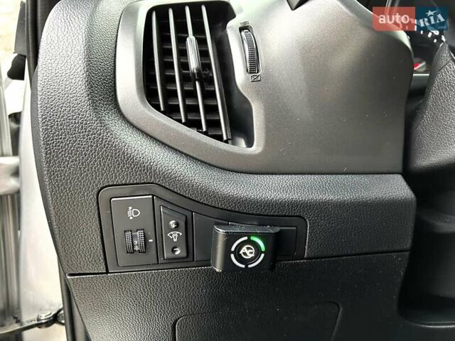 Серый Киа Sportage, объемом двигателя 2 л и пробегом 109 тыс. км за 13900 $, фото 49 на Automoto.ua