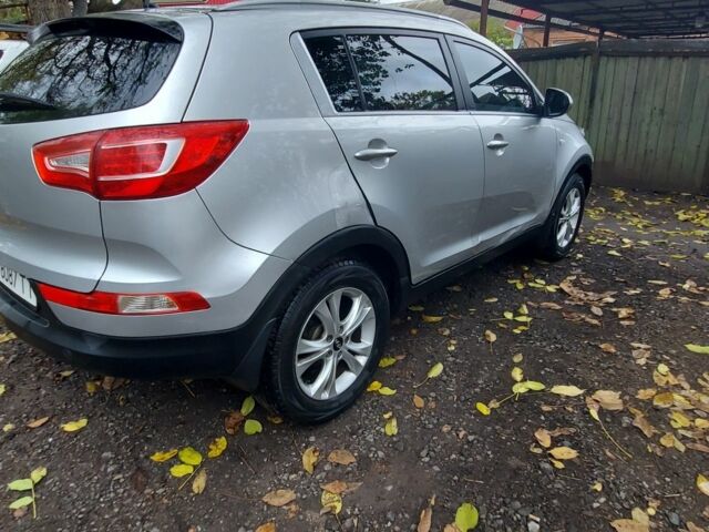 Киа Sportage 2013 в Славянске на Automoto.ua Серый Киа Sportage, объемом двигателя 2 л и пробегом 208 тыс. км за 9200 $, фото 2 на Automoto.ua