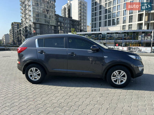 Кіа Sportage 2013 у Львові на Automoto.ua Сірий Кіа Sportage, об'ємом двигуна 1.7 л та пробігом 250 тис. км за 12700 $, фото 5 на Automoto.ua