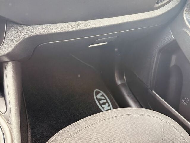 Серый Киа Sportage, объемом двигателя 1.7 л и пробегом 222 тыс. км за 11500 $, фото 16 на Automoto.ua