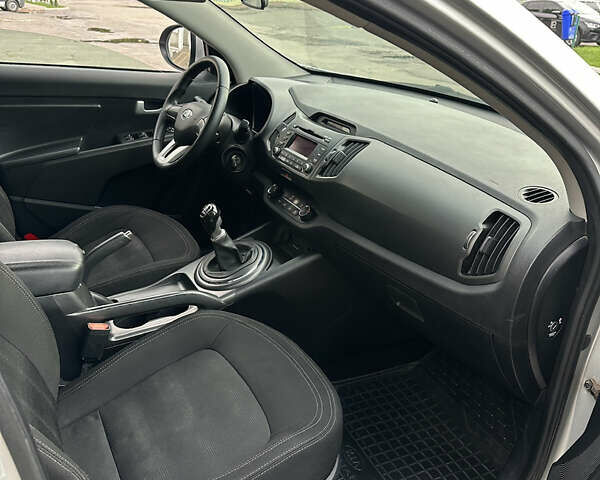 Серый Киа Sportage, объемом двигателя 1.7 л и пробегом 218 тыс. км за 10300 $, фото 14 на Automoto.ua