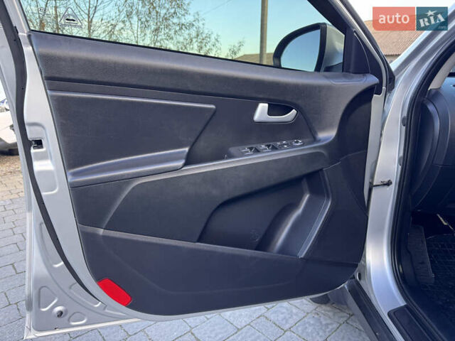 Серый Киа Sportage, объемом двигателя 1.69 л и пробегом 153 тыс. км за 12350 $, фото 19 на Automoto.ua