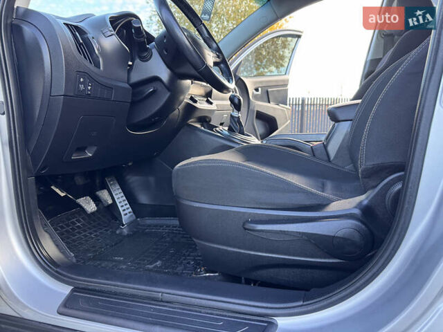 Серый Киа Sportage, объемом двигателя 1.69 л и пробегом 153 тыс. км за 12350 $, фото 23 на Automoto.ua