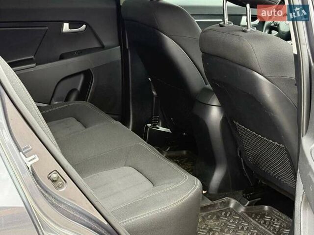 Серый Киа Sportage, объемом двигателя 1.7 л и пробегом 244 тыс. км за 11490 $, фото 10 на Automoto.ua