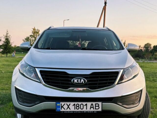 Серый Киа Sportage, объемом двигателя 2 л и пробегом 242 тыс. км за 12500 $, фото 3 на Automoto.ua