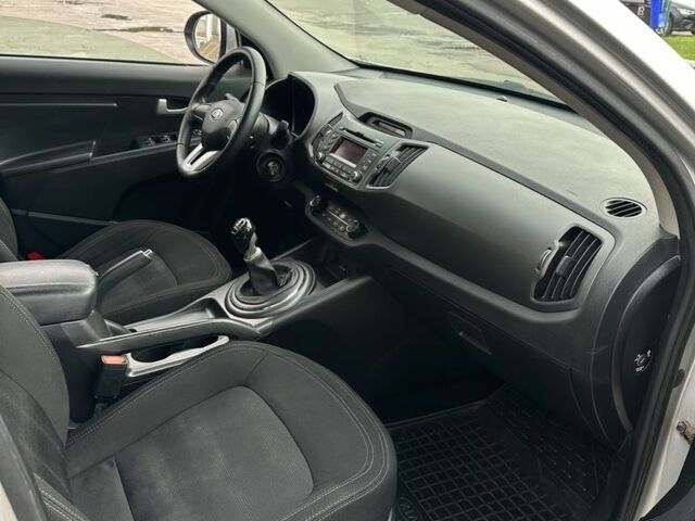 Серый Киа Sportage, объемом двигателя 1.7 л и пробегом 220 тыс. км за 10300 $, фото 5 на Automoto.ua