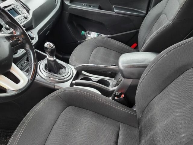 Сірий Кіа Sportage, об'ємом двигуна 1.7 л та пробігом 225 тис. км за 10900 $, фото 6 на Automoto.ua