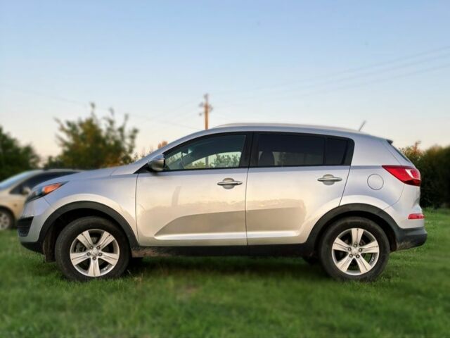 Серый Киа Sportage, объемом двигателя 2 л и пробегом 242 тыс. км за 12500 $, фото 1 на Automoto.ua