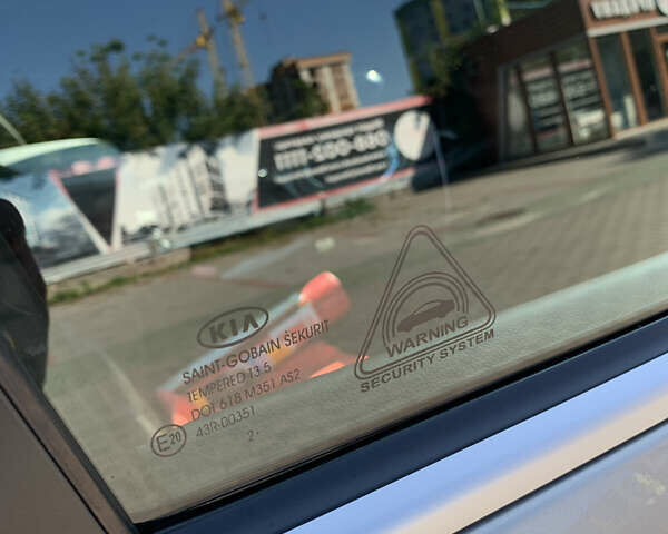 Серый Киа Sportage, объемом двигателя 2 л и пробегом 219 тыс. км за 13500 $, фото 17 на Automoto.ua