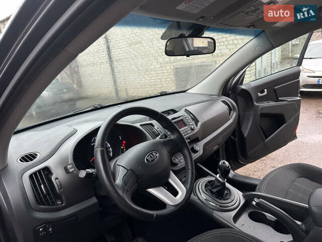 Серый Киа Sportage, объемом двигателя 1.69 л и пробегом 133 тыс. км за 12700 $, фото 16 на Automoto.ua