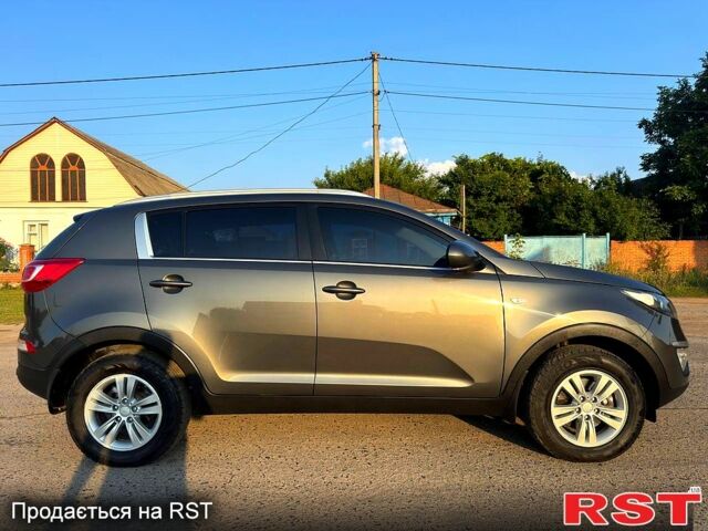 Серый Киа Sportage, объемом двигателя 2 л и пробегом 141 тыс. км за 12850 $, фото 3 на Automoto.ua