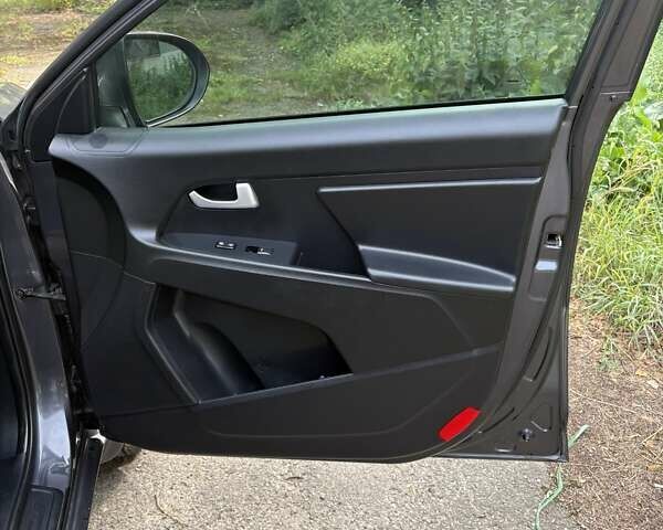 Сірий Кіа Sportage, об'ємом двигуна 1.69 л та пробігом 94 тис. км за 14000 $, фото 15 на Automoto.ua