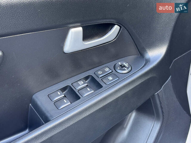 Серый Киа Sportage, объемом двигателя 1.69 л и пробегом 153 тыс. км за 12350 $, фото 20 на Automoto.ua