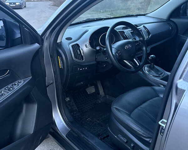 Сірий Кіа Sportage, об'ємом двигуна 2 л та пробігом 163 тис. км за 14950 $, фото 9 на Automoto.ua