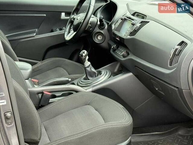 Серый Киа Sportage, объемом двигателя 1.7 л и пробегом 244 тыс. км за 11490 $, фото 11 на Automoto.ua