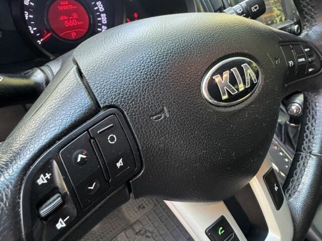 Серый Киа Sportage, объемом двигателя 2 л и пробегом 185 тыс. км за 13999 $, фото 13 на Automoto.ua