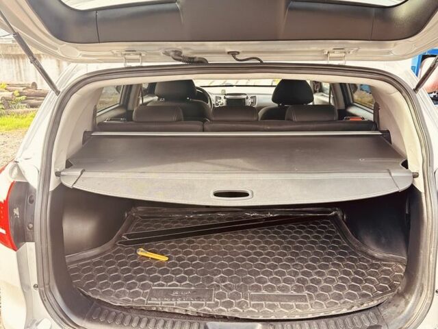 Серый Киа Sportage, объемом двигателя 1.7 л и пробегом 222 тыс. км за 11500 $, фото 12 на Automoto.ua