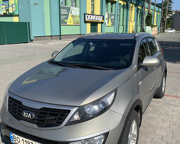Серый Киа Sportage, объемом двигателя 2 л и пробегом 219 тыс. км за 13500 $, фото 1 на Automoto.ua
