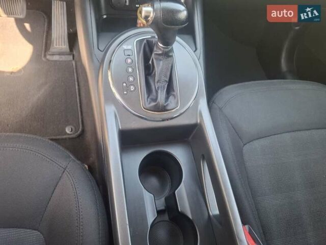 Киа Sportage 2013 в Белой Церкве на Automoto.ua Серый Киа Sportage, объемом двигателя 2.4 л и пробегом 212 тыс. км за 11700 $, фото 13 на Automoto.ua