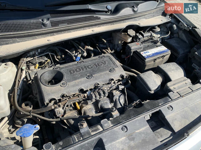 Серый Киа Sportage, объемом двигателя 2 л и пробегом 219 тыс. км за 13500 $, фото 26 на Automoto.ua