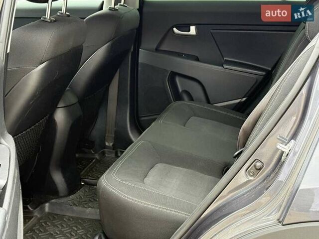 Серый Киа Sportage, объемом двигателя 1.7 л и пробегом 244 тыс. км за 11490 $, фото 9 на Automoto.ua