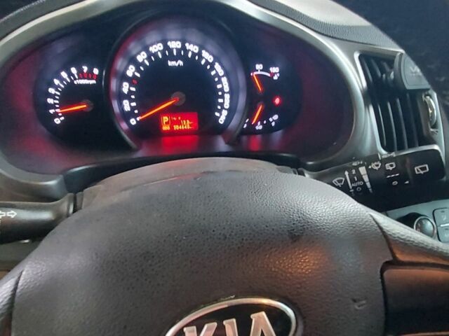 Киа Sportage 2013 в Славянске на Automoto.ua Серый Киа Sportage, объемом двигателя 2 л и пробегом 208 тыс. км за 9200 $, фото 6 на Automoto.ua