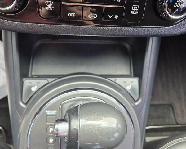 Сірий Кіа Sportage, об'ємом двигуна 2 л та пробігом 93 тис. км за 14150 $, фото 17 на Automoto.ua