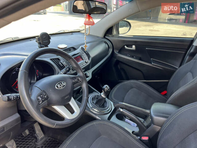 Кіа Sportage 2013 у Львові на Automoto.ua Сірий Кіа Sportage, об'ємом двигуна 1.7 л та пробігом 250 тис. км за 12700 $, фото 21 на Automoto.ua